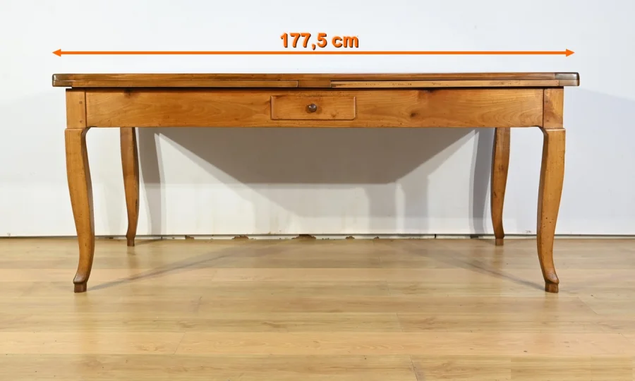 Table Régionale en Merisier, style Louis XV – Milieu XIXe