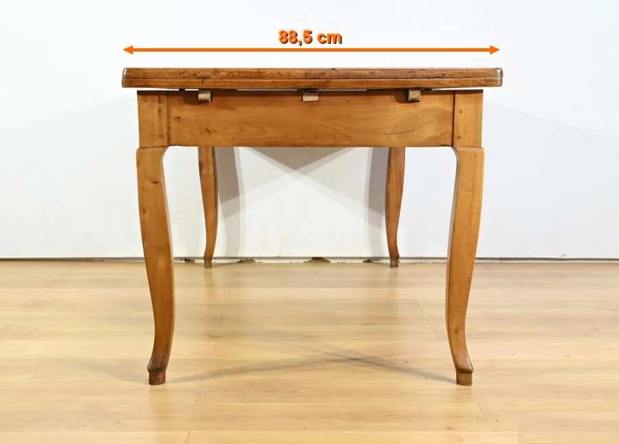 Table Régionale en Merisier, style Louis XV – Milieu XIXe