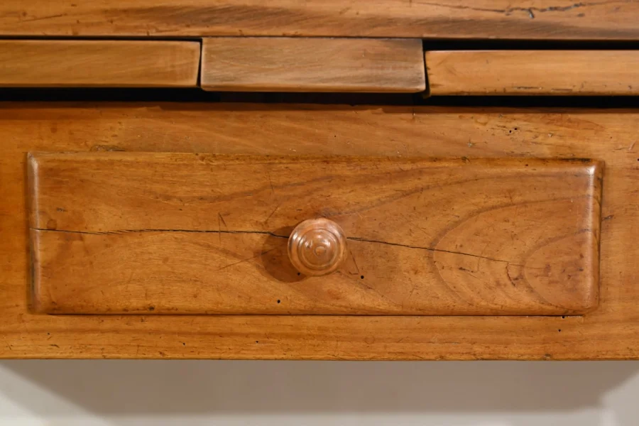 Table Régionale en Merisier, style Louis XV – Milieu XIXe