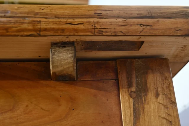 Table Régionale en Merisier, style Louis XV – Milieu XIXe