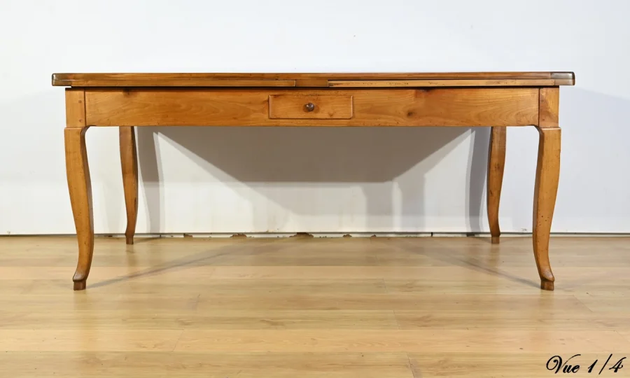 Table Régionale en Merisier, style Louis XV – Milieu XIXe