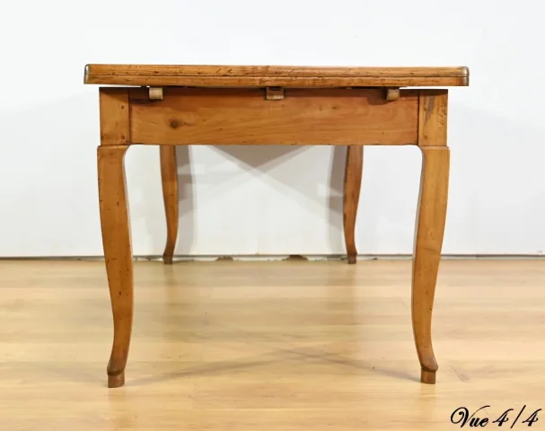 Table Régionale en Merisier, style Louis XV – Milieu XIXe