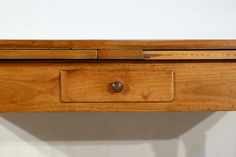 Table Régionale en Merisier, style Louis XV – Milieu XIXe
