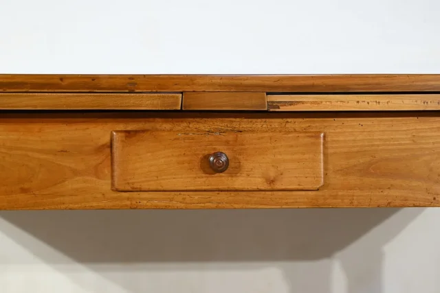 Table Régionale en Merisier, style Louis XV – Milieu XIXe