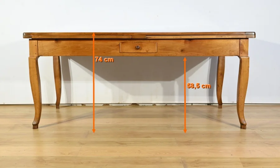 Table Régionale en Merisier, style Louis XV – Milieu XIXe