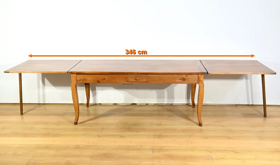 Table Régionale en Merisier, style Louis XV – Milieu XIXe