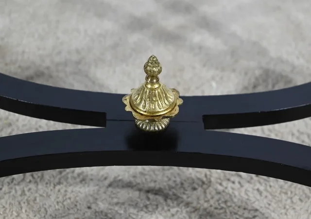 Petite Table de Salon en Palissandre et Loupe d’Amboine, style Louis XVI, époque Napoléon III – Milieu XIXe