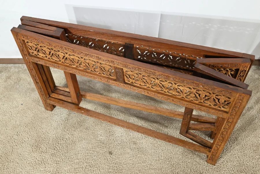 Table Orientale Pliante en Bois Exotique – Début XXe