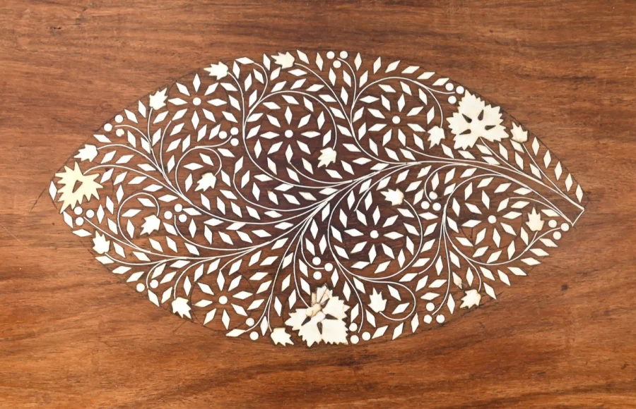 Table Orientale Pliante en Bois Exotique – Début XXe