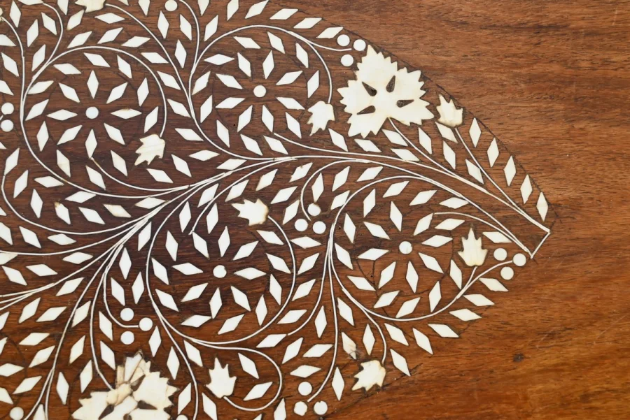 Table Orientale Pliante en Bois Exotique – Début XXe
