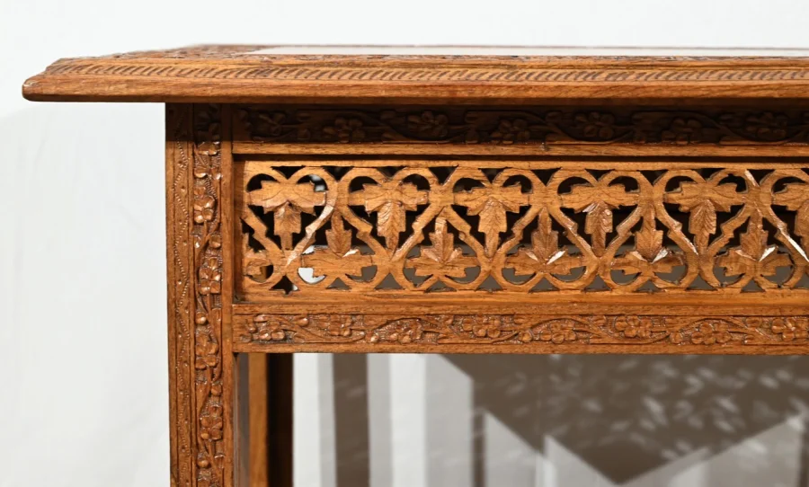 Table Orientale Pliante en Bois Exotique – Début XXe