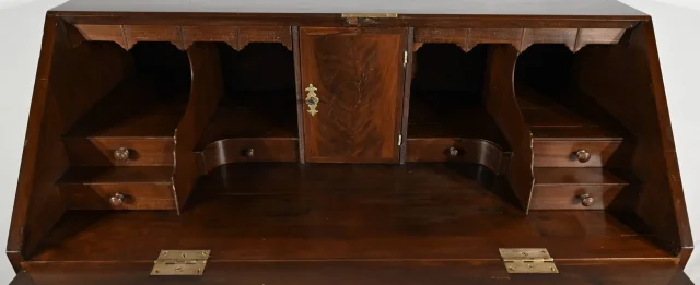 Commode Scribanne en Acajou massif, époque Géorgienne, Angleterre – XVIIIe