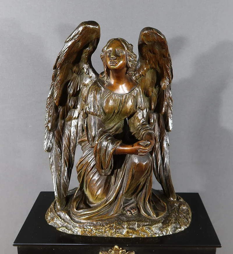 Horloge en Marbre et Bronze, « L’Ange en Contemplation » , Miroy Frères, époque Napoléon III – Milieu XIXe