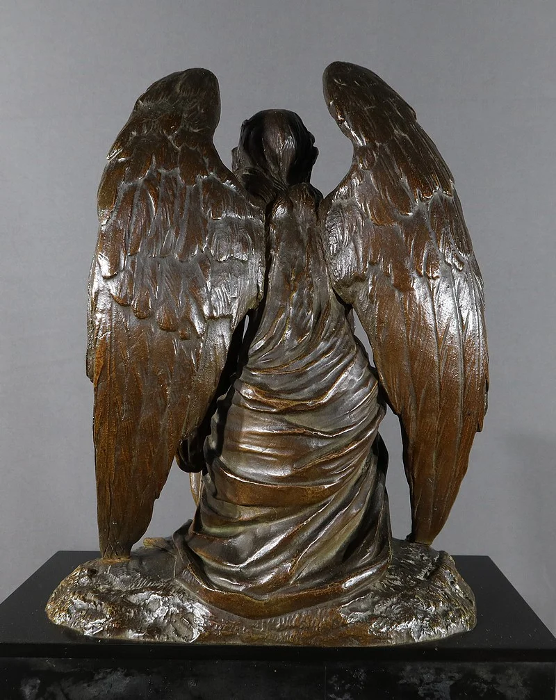 Horloge en Marbre et Bronze, « L’Ange en Contemplation » , Miroy Frères, époque Napoléon III – Milieu XIXe