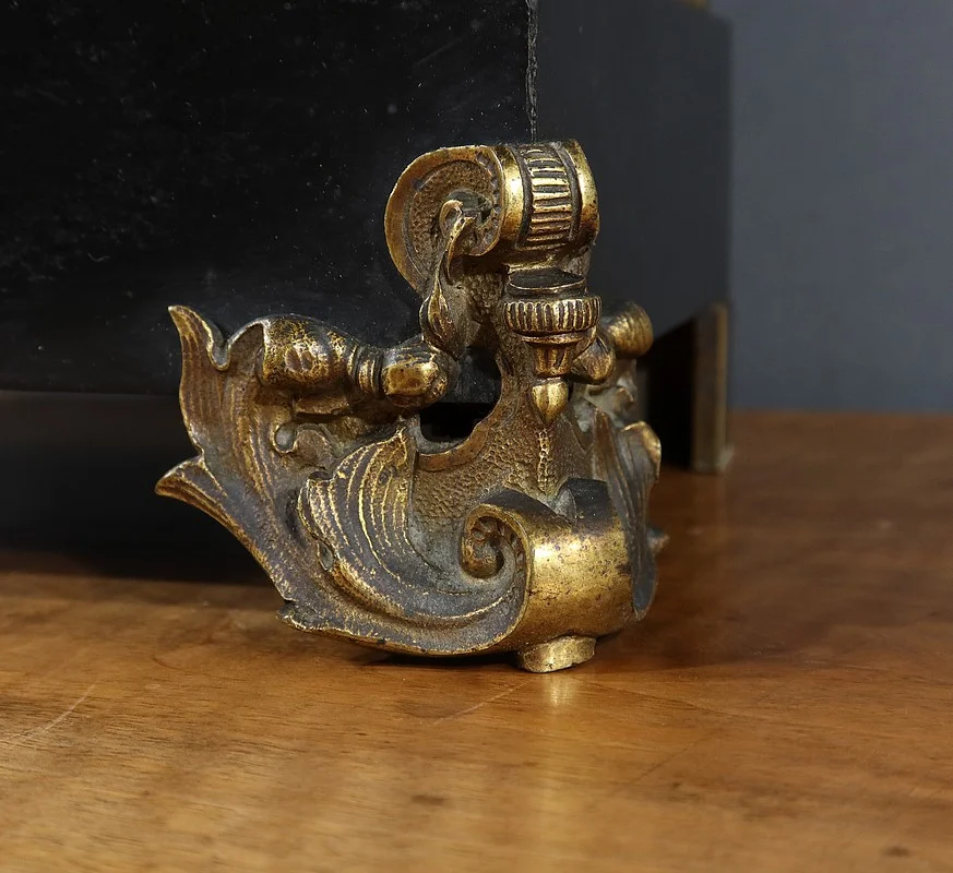Horloge en Marbre et Bronze, « L’Ange en Contemplation » , Miroy Frères, époque Napoléon III – Milieu XIXe
