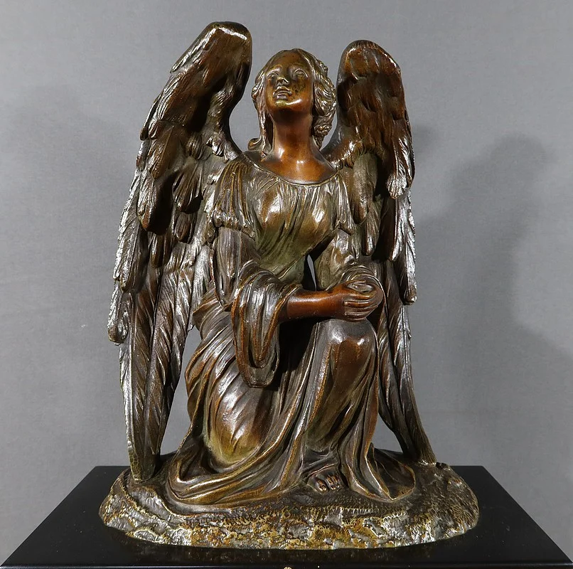 Horloge en Marbre et Bronze, « L’Ange en Contemplation » , Miroy Frères, époque Napoléon III – Milieu XIXe