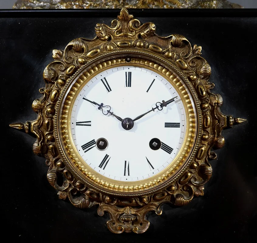 Horloge en Marbre et Bronze, « L’Ange en Contemplation » , Miroy Frères, époque Napoléon III – Milieu XIXe