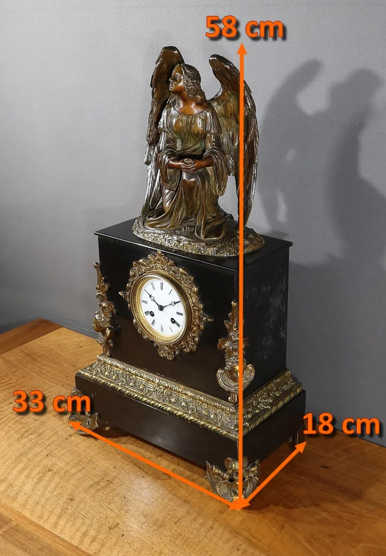 Horloge en Marbre et Bronze, « L’Ange en Contemplation » , Miroy Frères, époque Napoléon III – Milieu XIXe