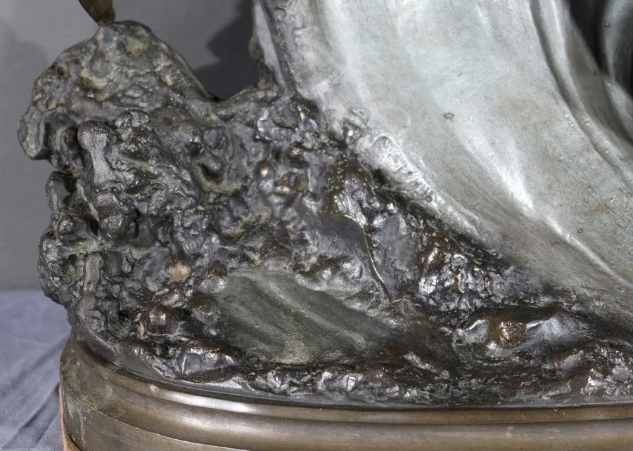 SPELTER-SKULPTUR signiert HENRI LECHESNE