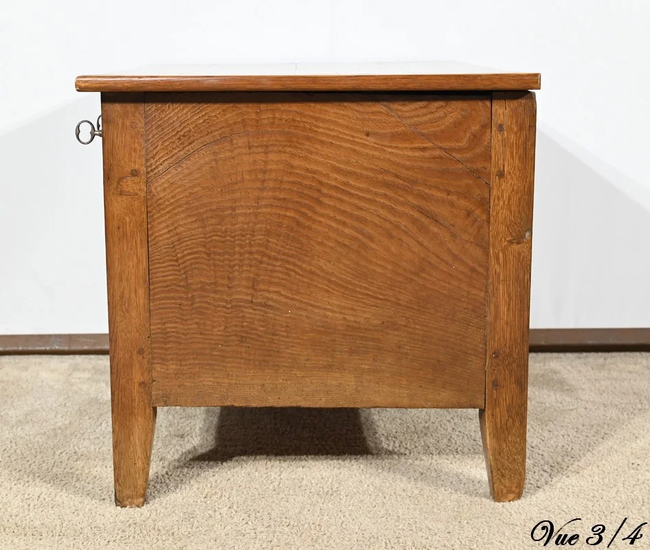 OAK CHEST
