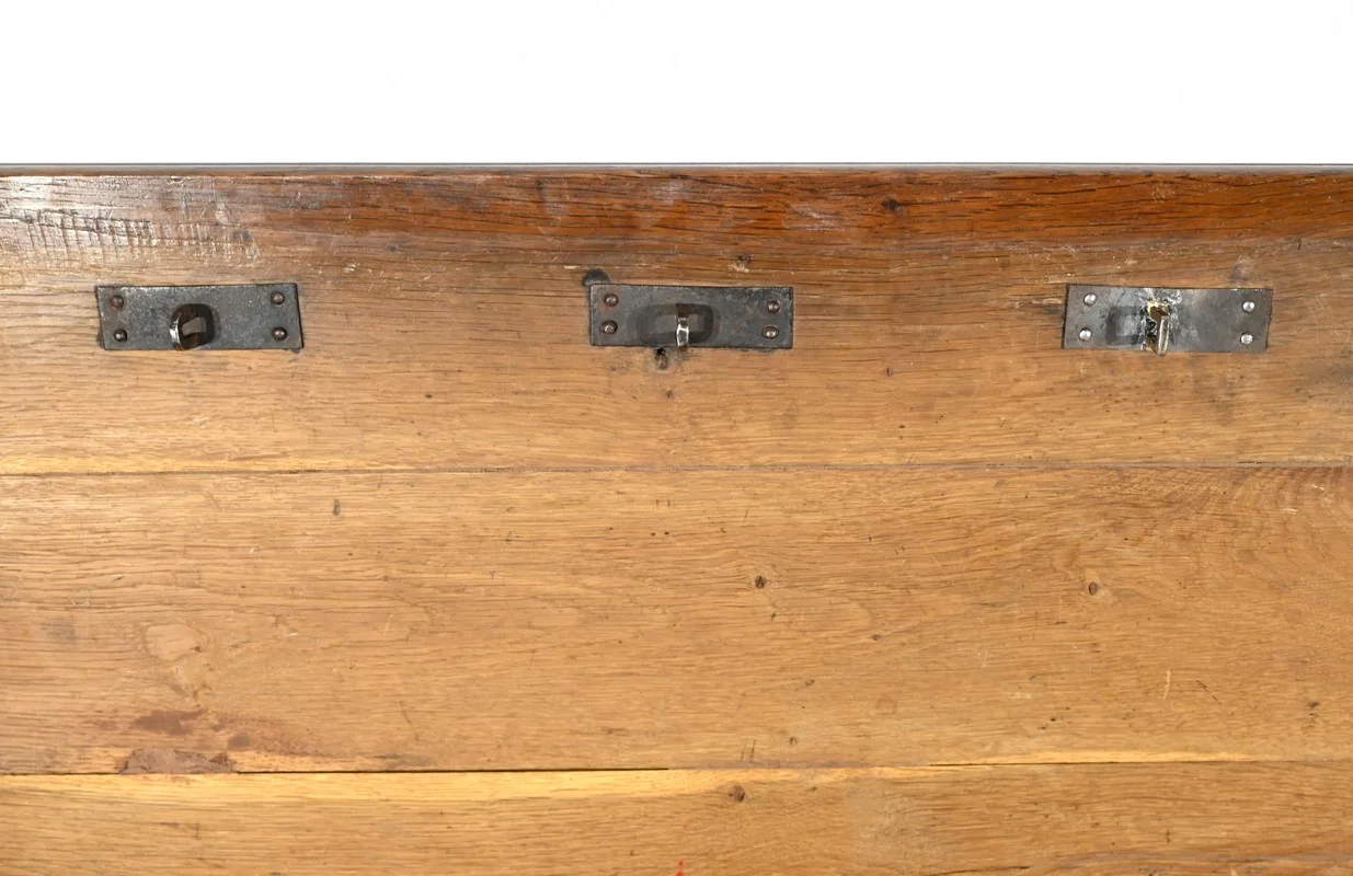 OAK CHEST