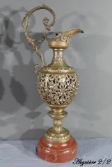 一对青铜水壶