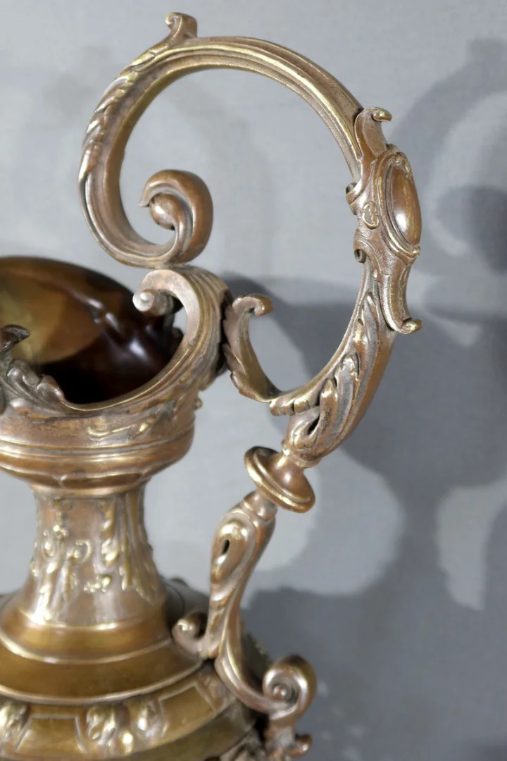 Paire d’Aiguières en Bronze, Art Nouveau – 1910