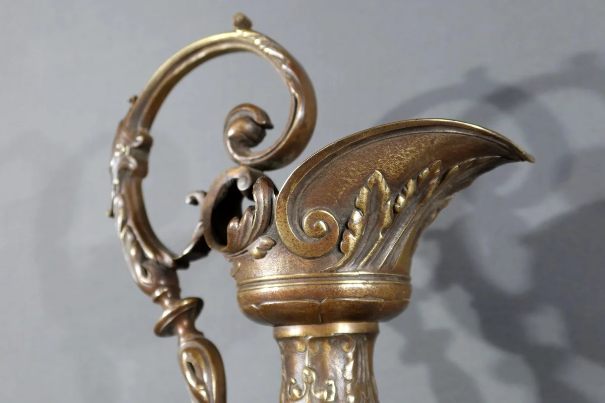 Paire d’Aiguières en Bronze, Art Nouveau – 1910
