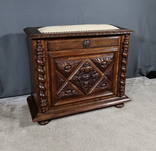 Coffre à Linge de Palier en Hêtre et Noyer massif, style Louis XIII - Fin XIXe
