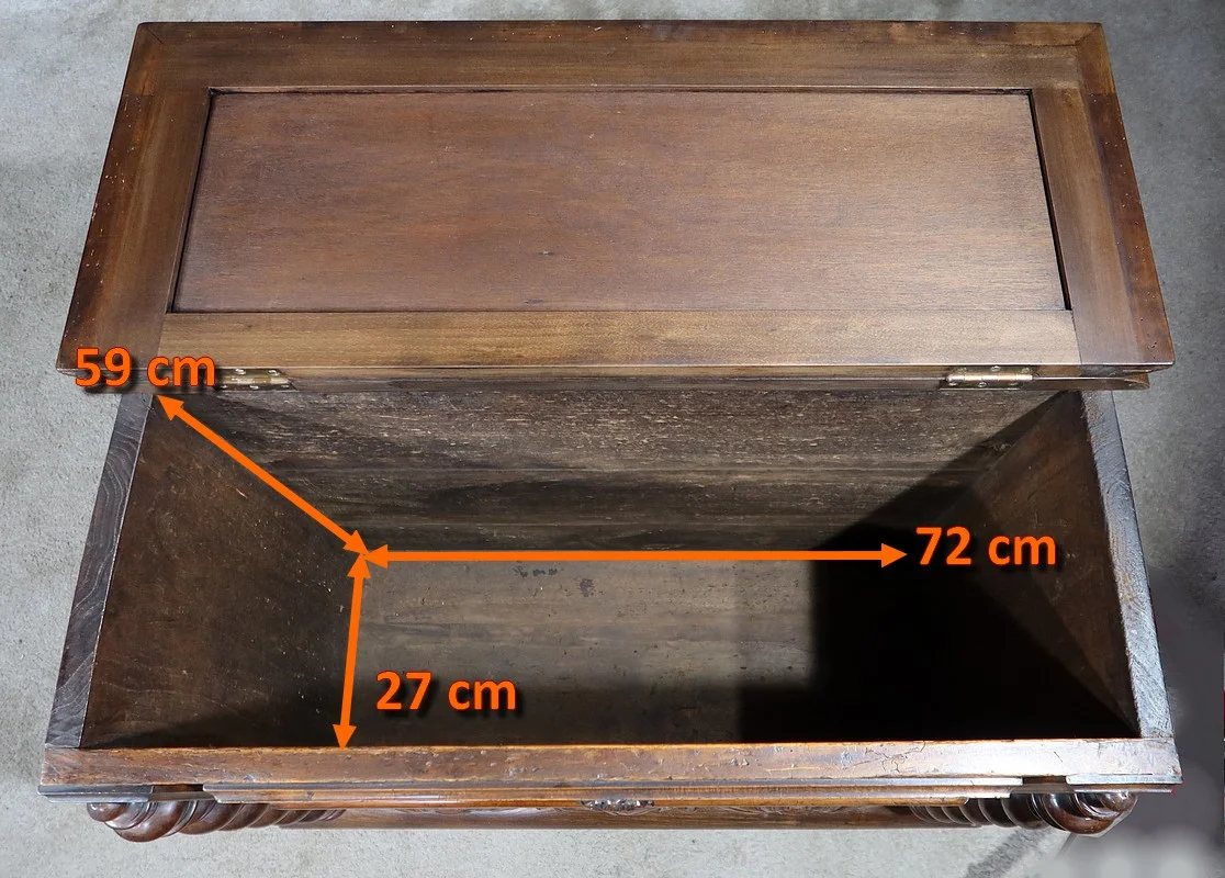 Coffre à Linge de Palier en Hêtre et Noyer massif, style Louis XIII - Fin XIXe