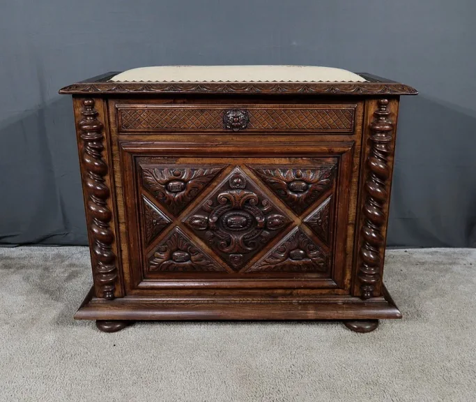 Coffre à Linge de Palier en Hêtre et Noyer massif, style Louis XIII - Fin XIXe