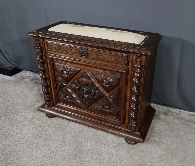Coffre à Linge de Palier en Hêtre et Noyer massif, style Louis XIII - Fin XIXe