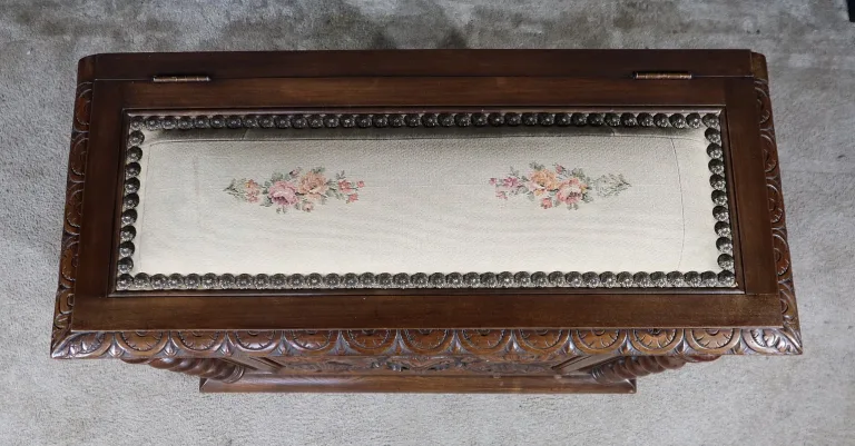 Coffre à Linge de Palier en Hêtre et Noyer massif, style Louis XIII - Fin XIXe