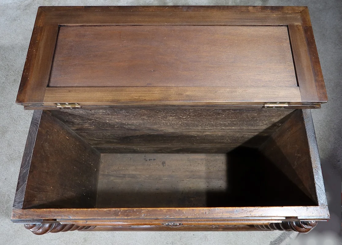 Coffre à Linge de Palier en Hêtre et Noyer massif, style Louis XIII - Fin XIXe