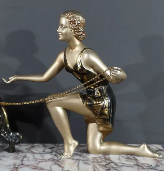 GRUPPE AUS DER ART DECO-PERIODE