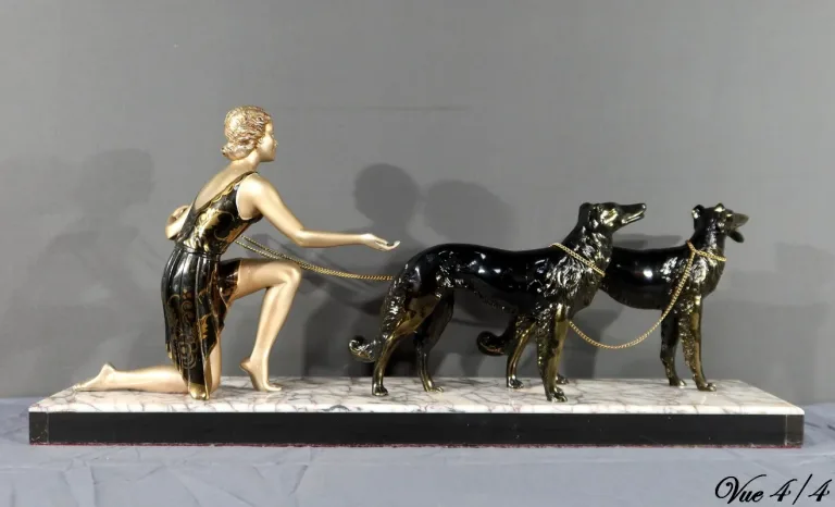 GRUPPE AUS DER ART DECO-PERIODE