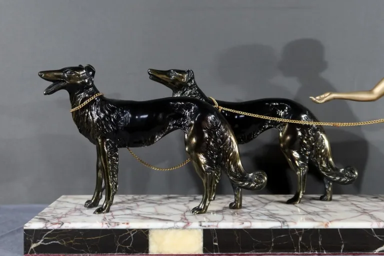 GRUPPE AUS DER ART DECO-PERIODE