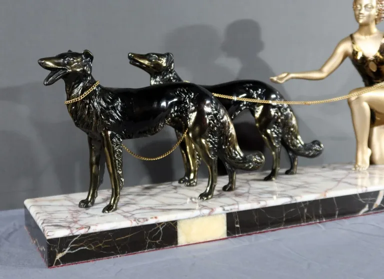 GRUPPE AUS DER ART DECO-PERIODE