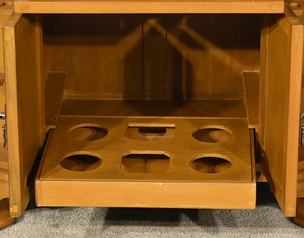 Cabinet Asiatique à Liqueurs en Bois Laqué, Chine - 1950