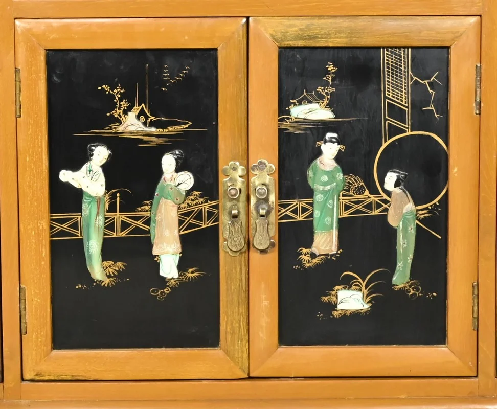 Cabinet Asiatique à Liqueurs en Bois Laqué, Chine - 1950