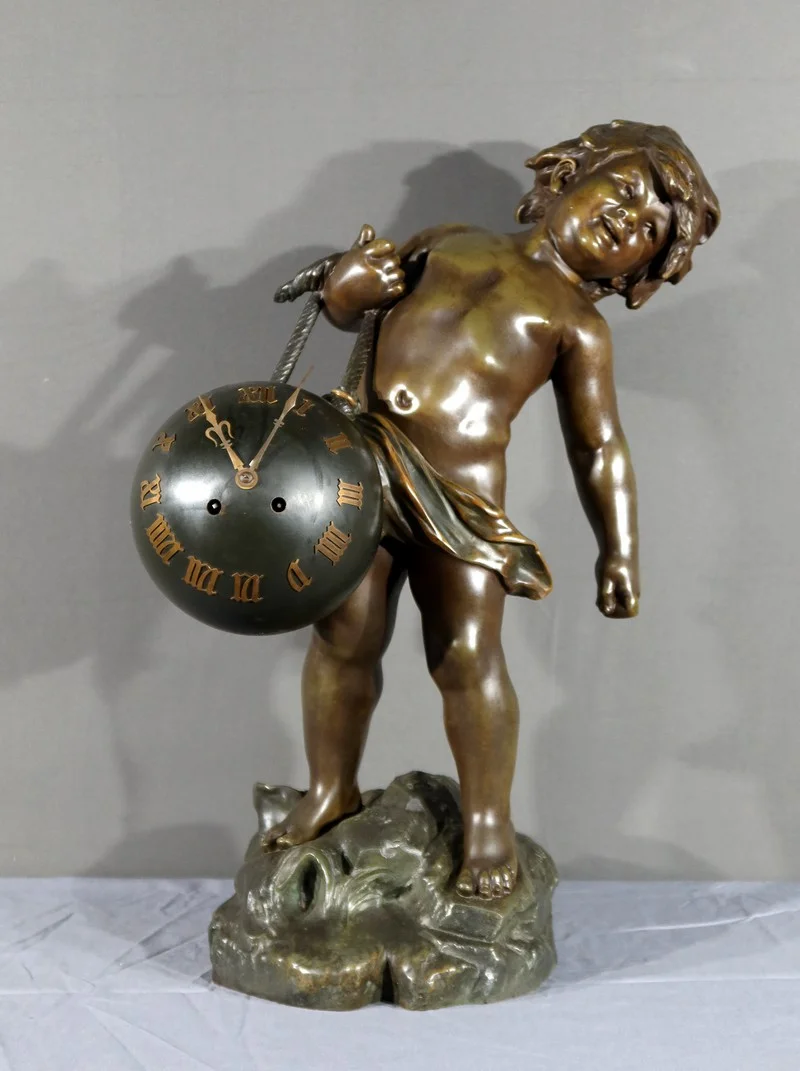 UHR signiert A. MOREAU