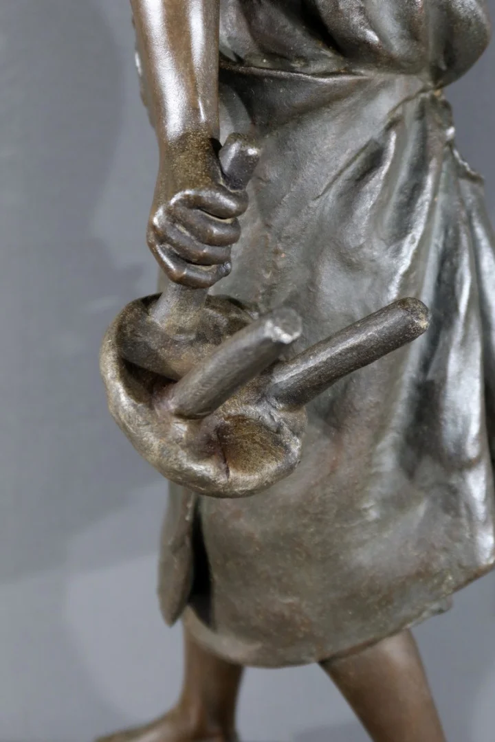 PAAR SKULPTUREN AUS ZINKEN, signiert H WEISS