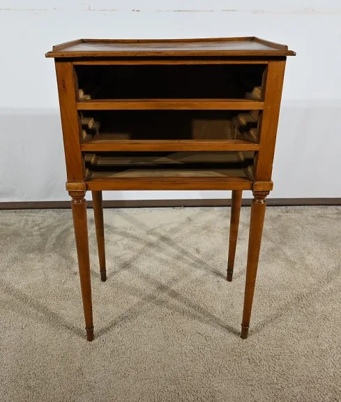 Petit Table de Salon en Merisier et Noyer, époque Louis XVI – Fin XVIIIe