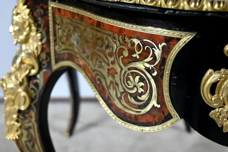 Beistelltisch aus der Zeit Napoleons III.