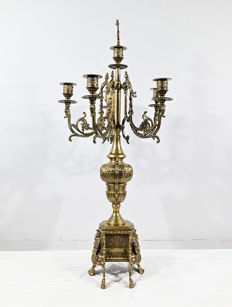 Paire d’importants Candélabres en Bronze Doré, style Louis XIV – Début XIXe
