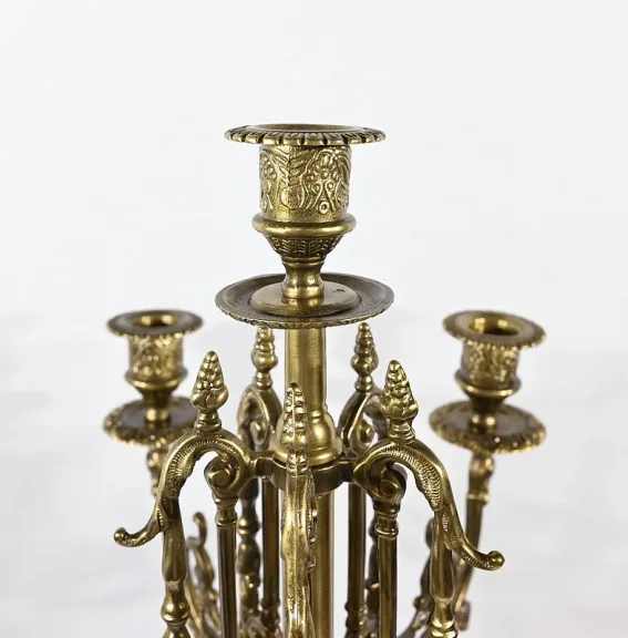 Paire d’importants Candélabres en Bronze Doré, style Louis XIV – Début XIXe