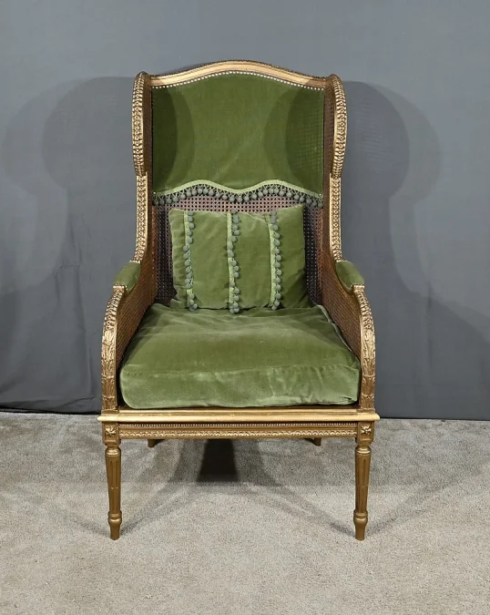 Importante Bergère en Bois Doré et à Oreilles Cannées, style Louis XVI – 1900