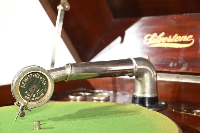FONOGRAFO SILVERTONE