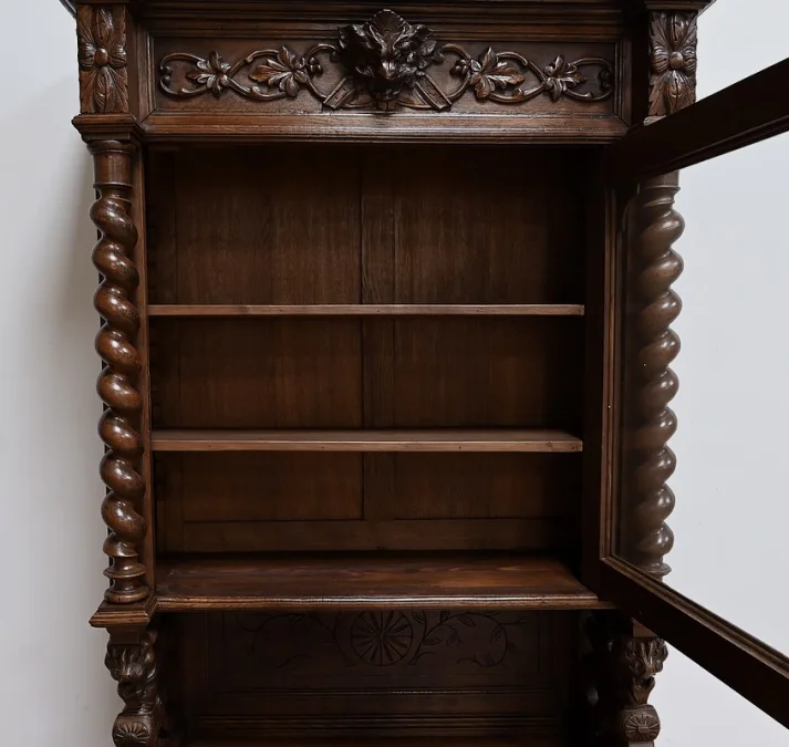 Étroit Meuble Vitrine en Chêne, style Louis XIII – Fin XIXe