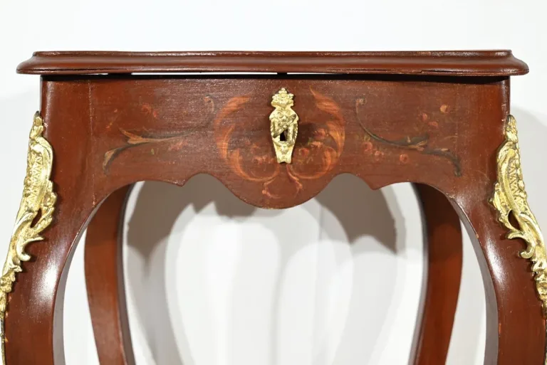 Petite Table à Ouvrage en Bois Laqué, style Louis XV – Fin XIXe